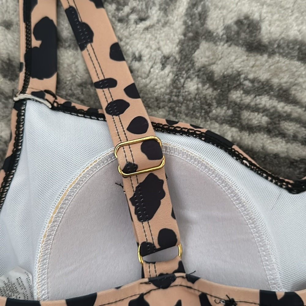 One Piece Ruffle Swimsuit Small - Picture 6 of 6